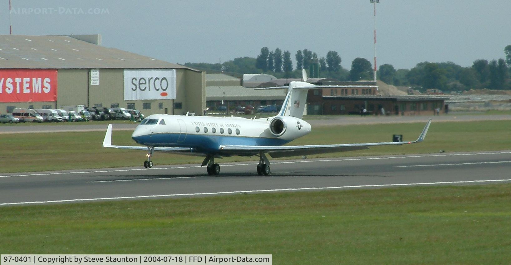 97-0401, 1997 Gulfstream Aerospace C-37A (Gulfstream V) C/N 542, Royal International Air Tattoo 2004