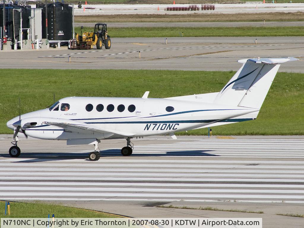 N710NC, 1977 Beech 200 C/N BB-322, Takeoff 3L