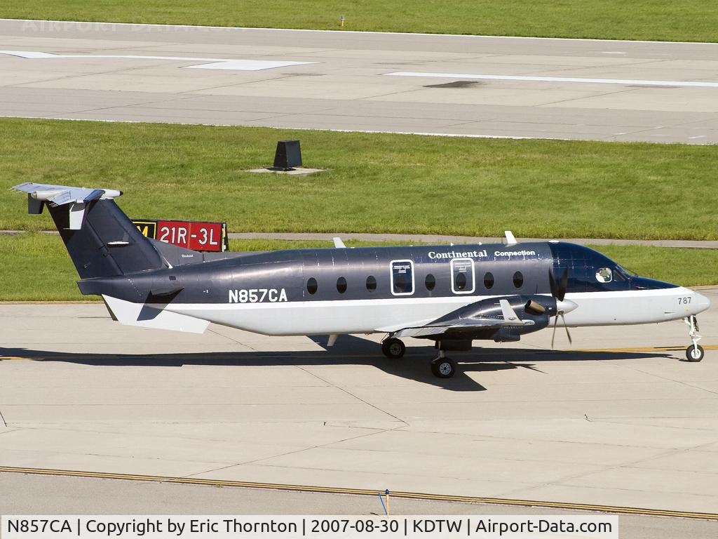 N857CA, 2000 Raytheon Aircraft Company 1900D C/N UE-403, Holding 3L
