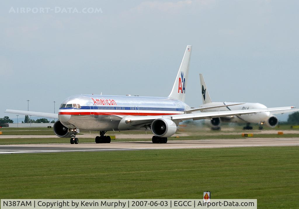 N387AM, 1994 Boeing 767-323 C/N 27184, AA 767 at the threshold