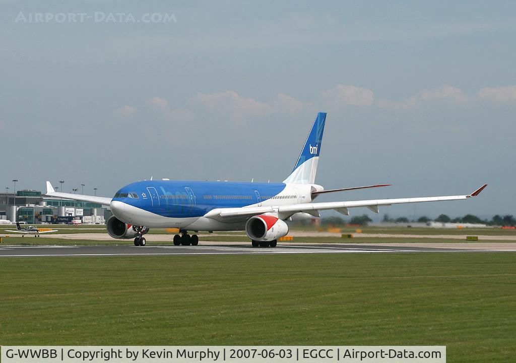 G-WWBB, 2001 Airbus A330-243 C/N 404, BMI 330 at the threshold