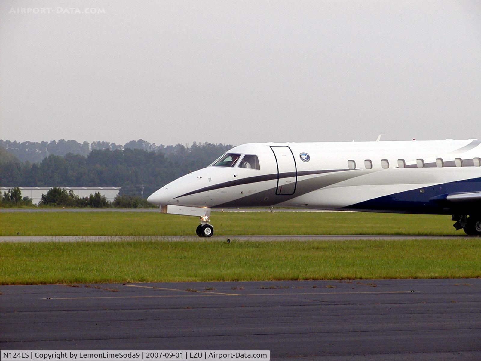 N124LS, 2006 Embraer EMB-135BJ Legacy C/N 14500948, Just another day at the airport.