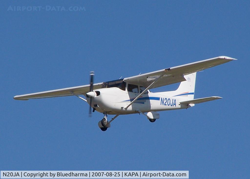 N20JA, 1997 Cessna 172R C/N 17280253, Landing 17L