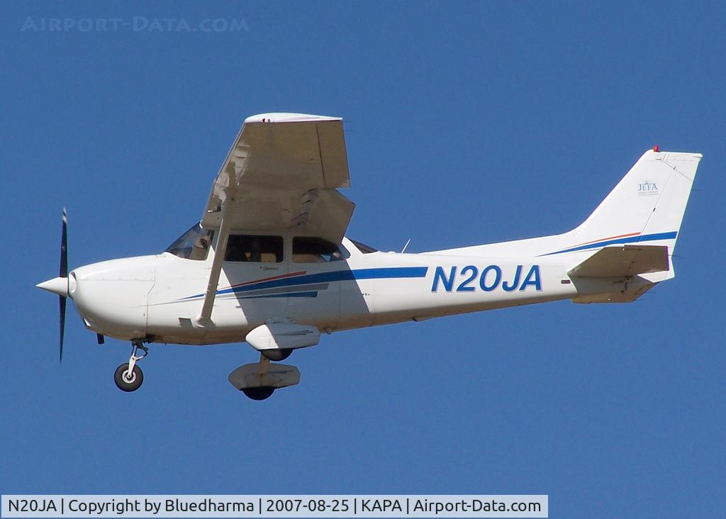 N20JA, 1997 Cessna 172R C/N 17280253, Landing 17L