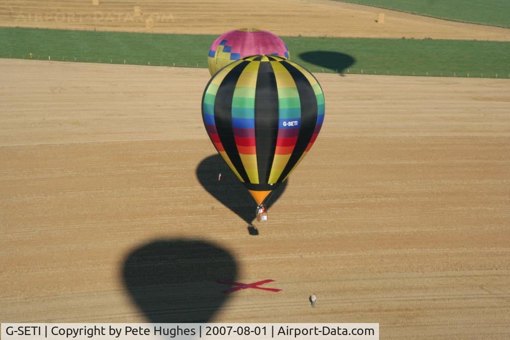 G-SETI, 2000 Cameron Balloons Ltd SKY 80-16 C/N 4853, Richard right on the target near Chambley, Mondial 2007