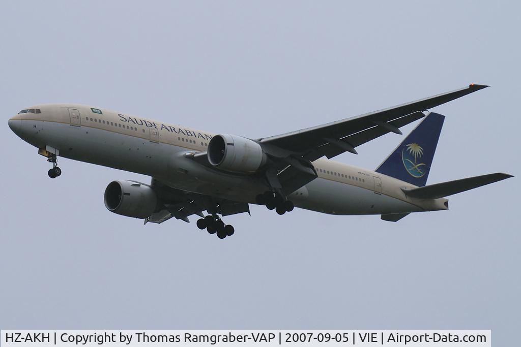 HZ-AKH, 1998 Boeing 777-268/ER C/N 28351, Saudia - Saudi Arabian Airlines Boeing 777-200
