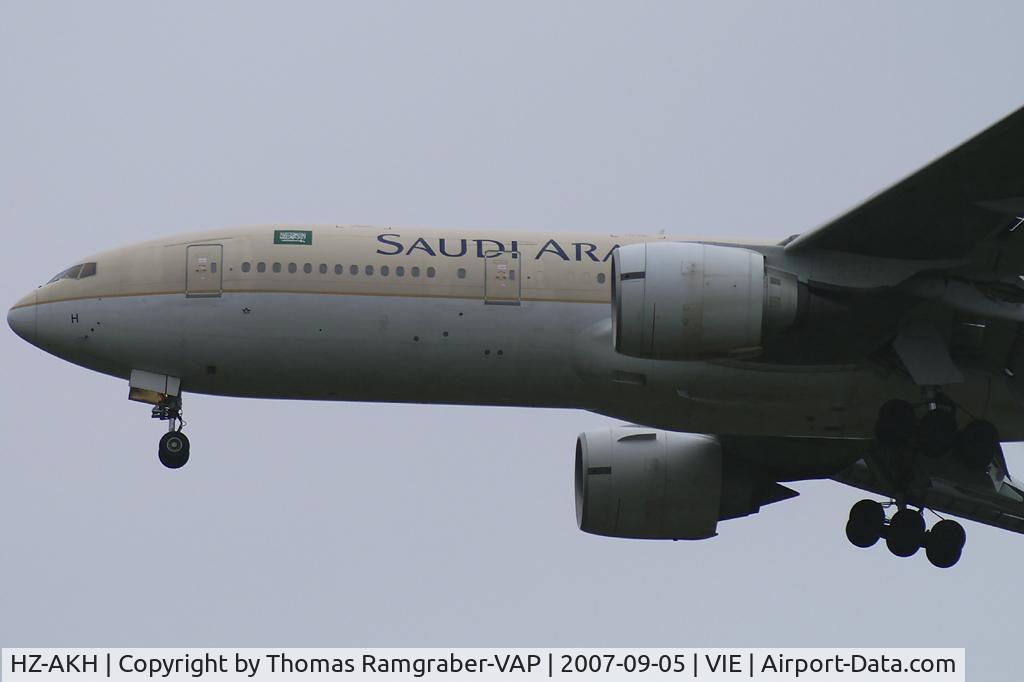 HZ-AKH, 1998 Boeing 777-268/ER C/N 28351, Saudia - Saudi Arabian Airlines Boeing 777-200