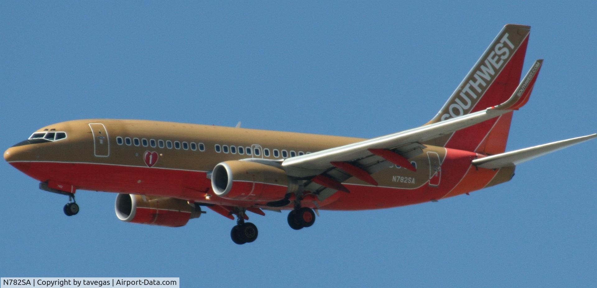 N782SA, 2000 Boeing 737-7H4 C/N 29808, over las vegas  9-5-07 , 30d-100-400, 2x at max