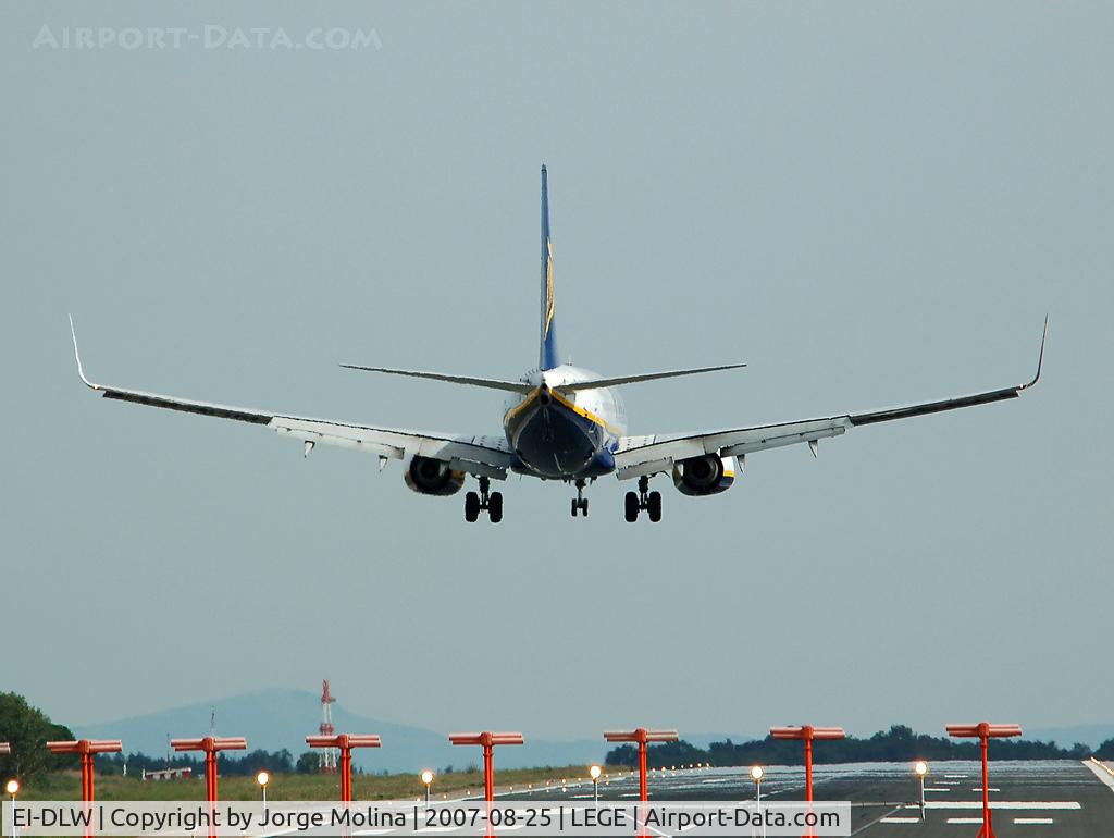 EI-DLW, 2006 Boeing 737-8AS C/N 33599, Landing on RWY 02.