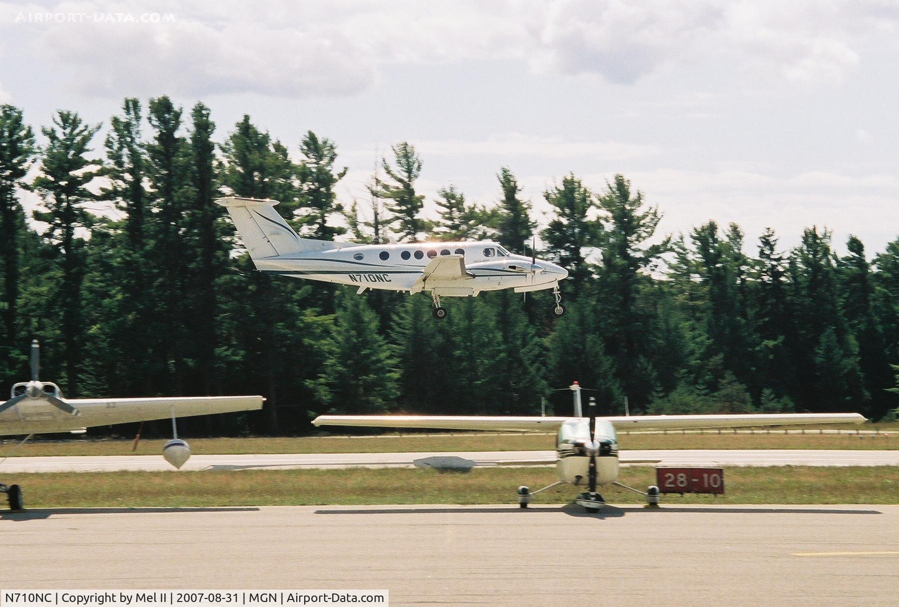 N710NC, 1977 Beech 200 C/N BB-322, Landing on RWY 28 @ Harbor Springs Airport (MGN)