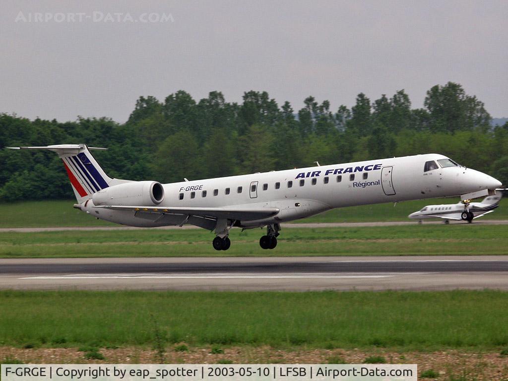 F-GRGE, 1998 Embraer EMB-145EU (ERJ-145EU) C/N 145047, landing on rwy 16