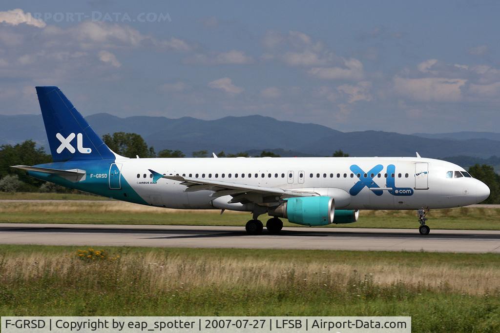 F-GRSD, 1996 Airbus A320-214 C/N 653, departing rwy 16