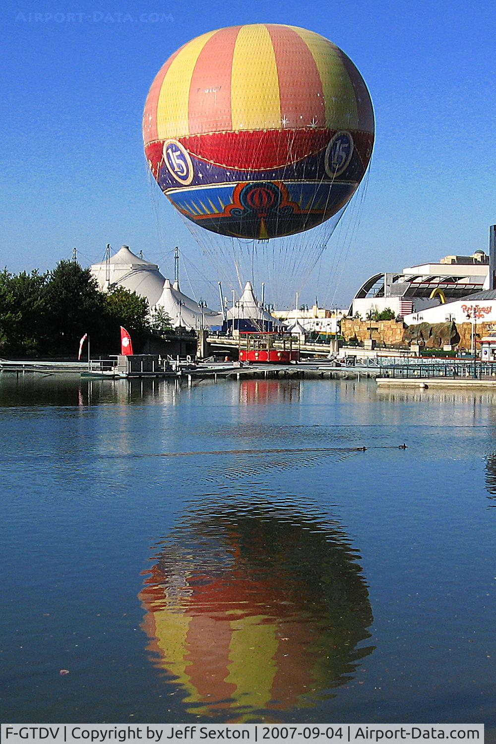 F-GTDV, Aerophile 5500 C/N 015, Tethered helium filled ballon at Disneyland Resort Paris. Certified and approved as an aircraft