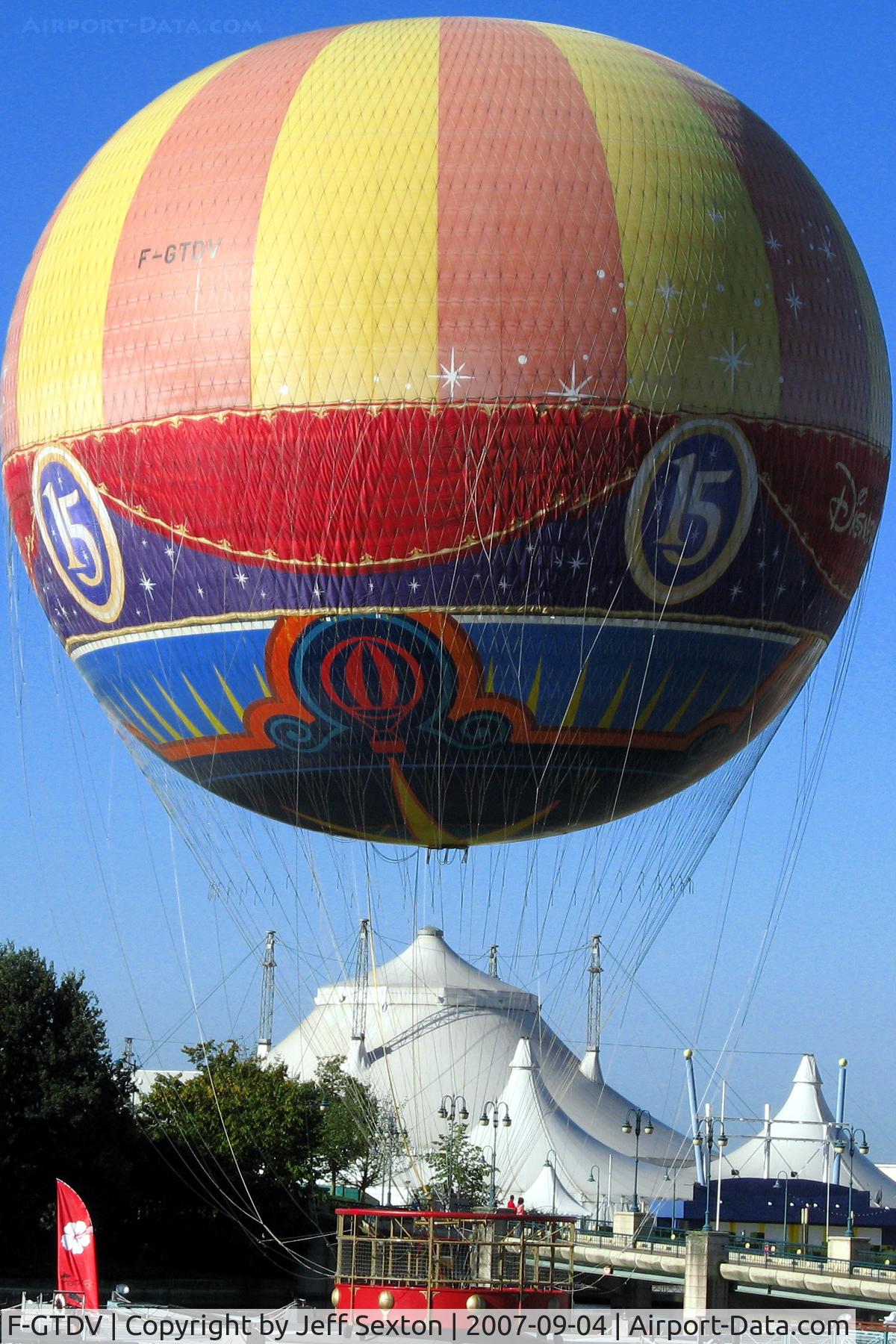 F-GTDV, Aerophile 5500 C/N 015, Tethered helium filled ballon at Disneyland Paris
