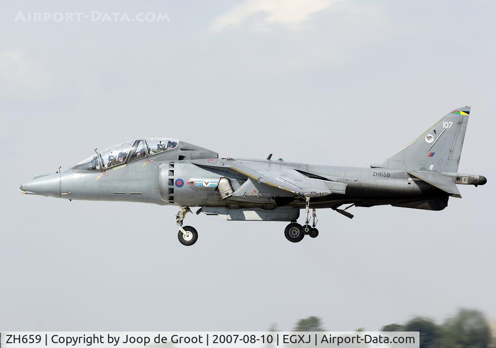 ZH659, British Aerospace Harrier T.10 C/N TX007, Landing at its home base