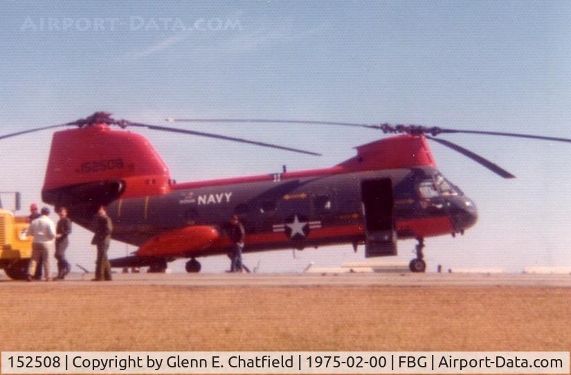 152508, Boeing Vertol CH-46D Sea Knight C/N 2127, CH-46D refueling at Ft. Bragg
