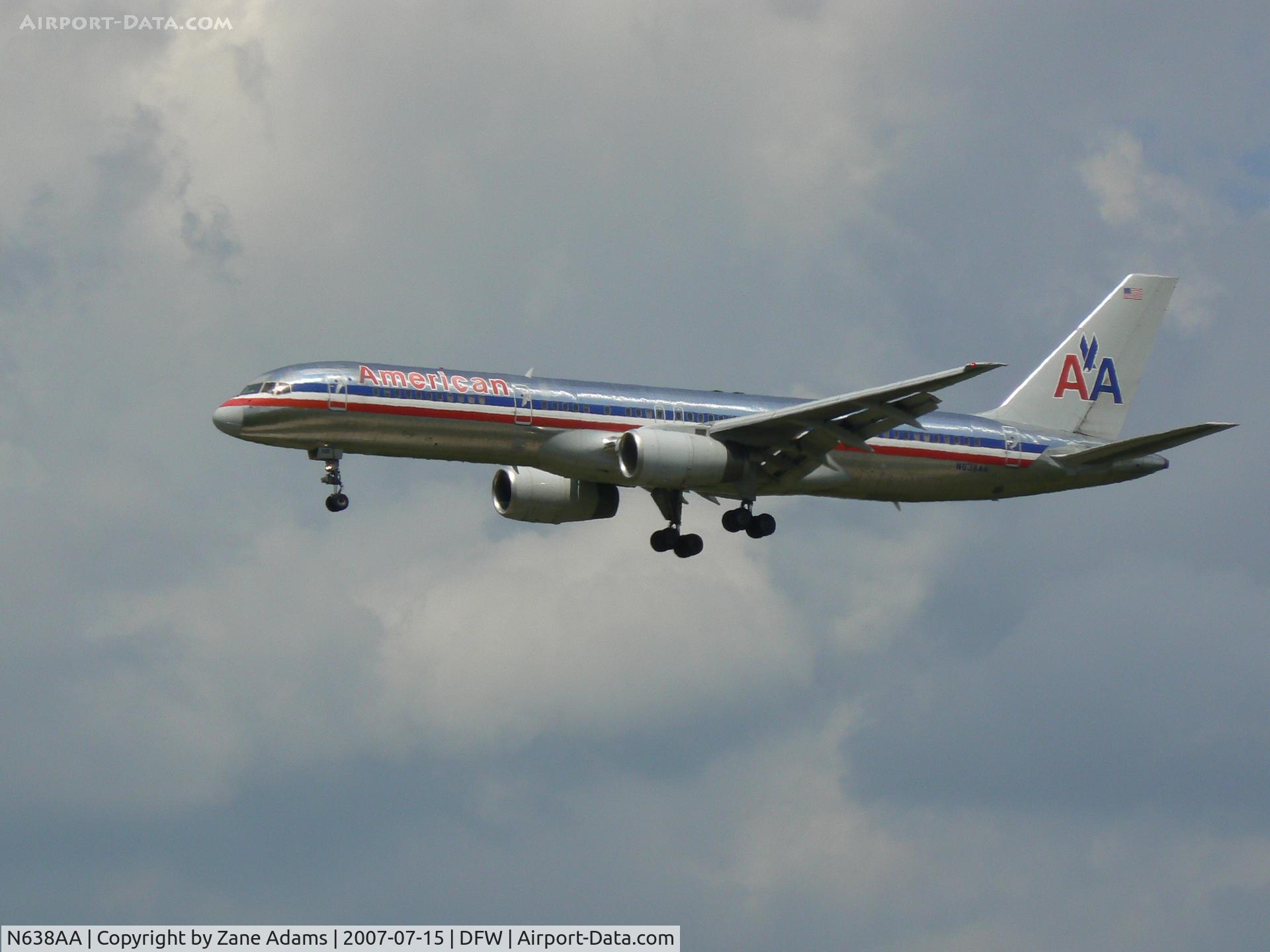 N638AA, 1991 Boeing 757-223 C/N 24596, Landing