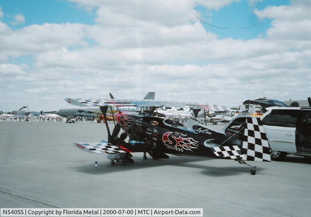 N540SS, 2011 Pitts S-2S Special C/N 006, black biplane