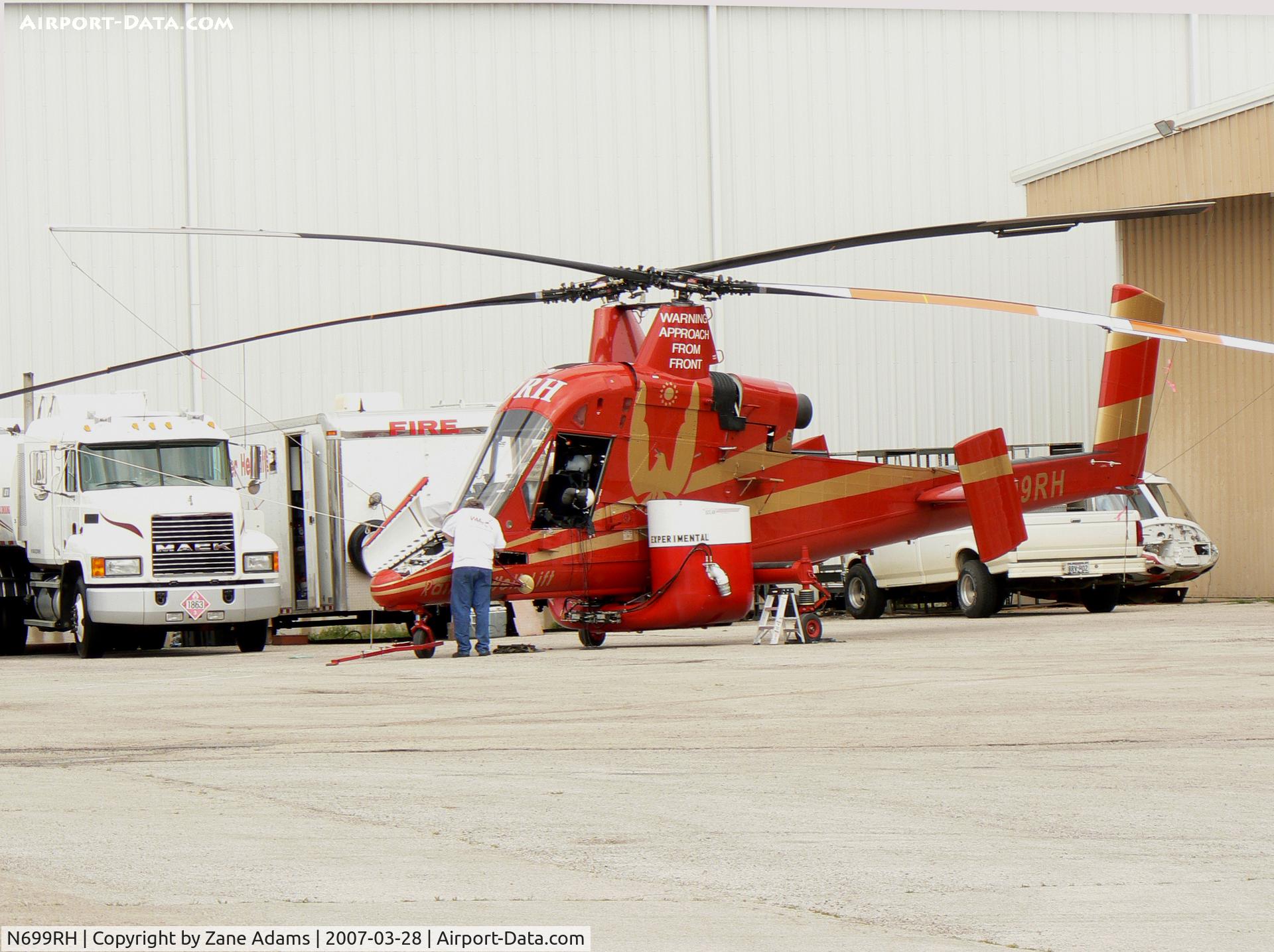 N699RH, 1994 Kaman K-1200 K-Max C/N A94-0019, Fire Service in for maintainence