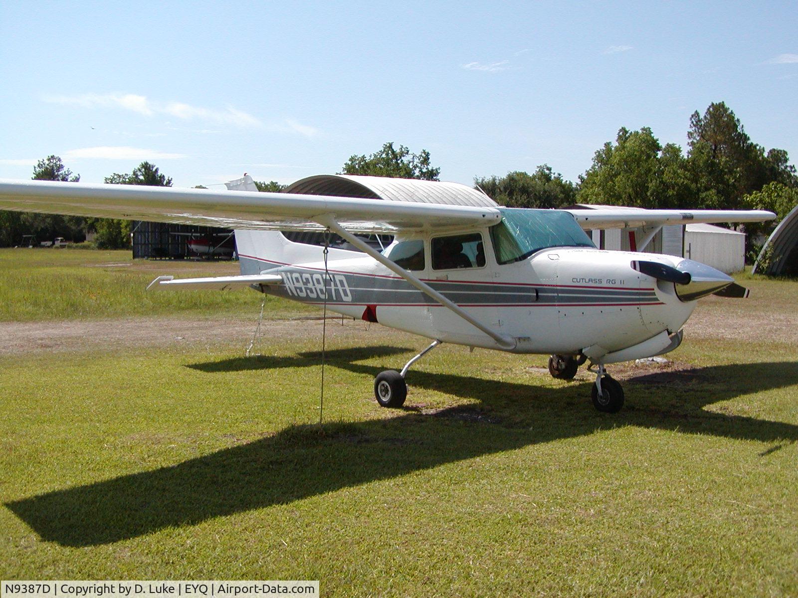 N9387D, 1984 Cessna 172RG Cutlass RG C/N 172RG1148, Parked in Houston, TX USA