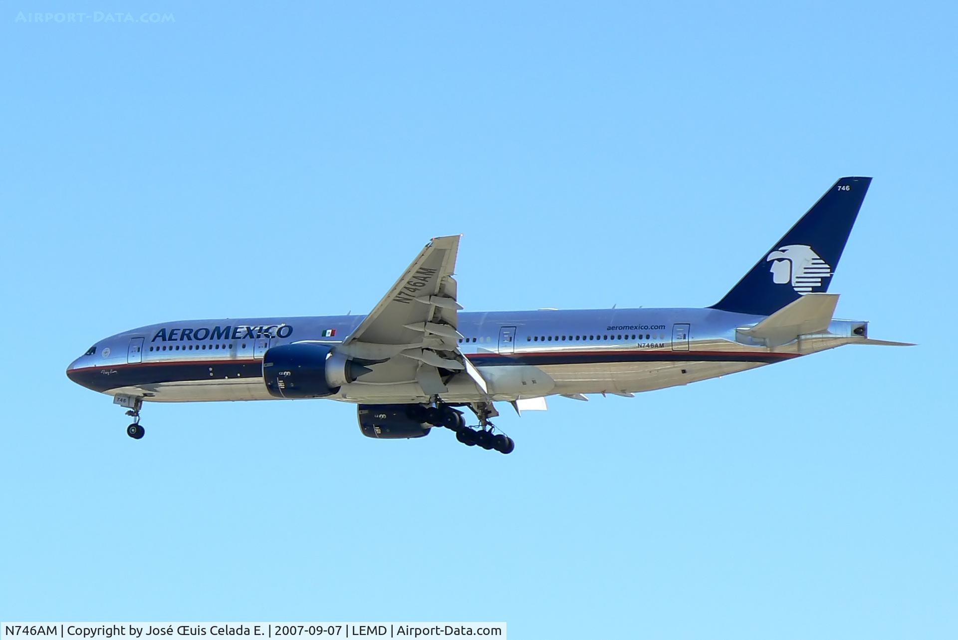 N746AM, 2006 Boeing 777-2Q8 C/N 32719, on threshold rwy 33L