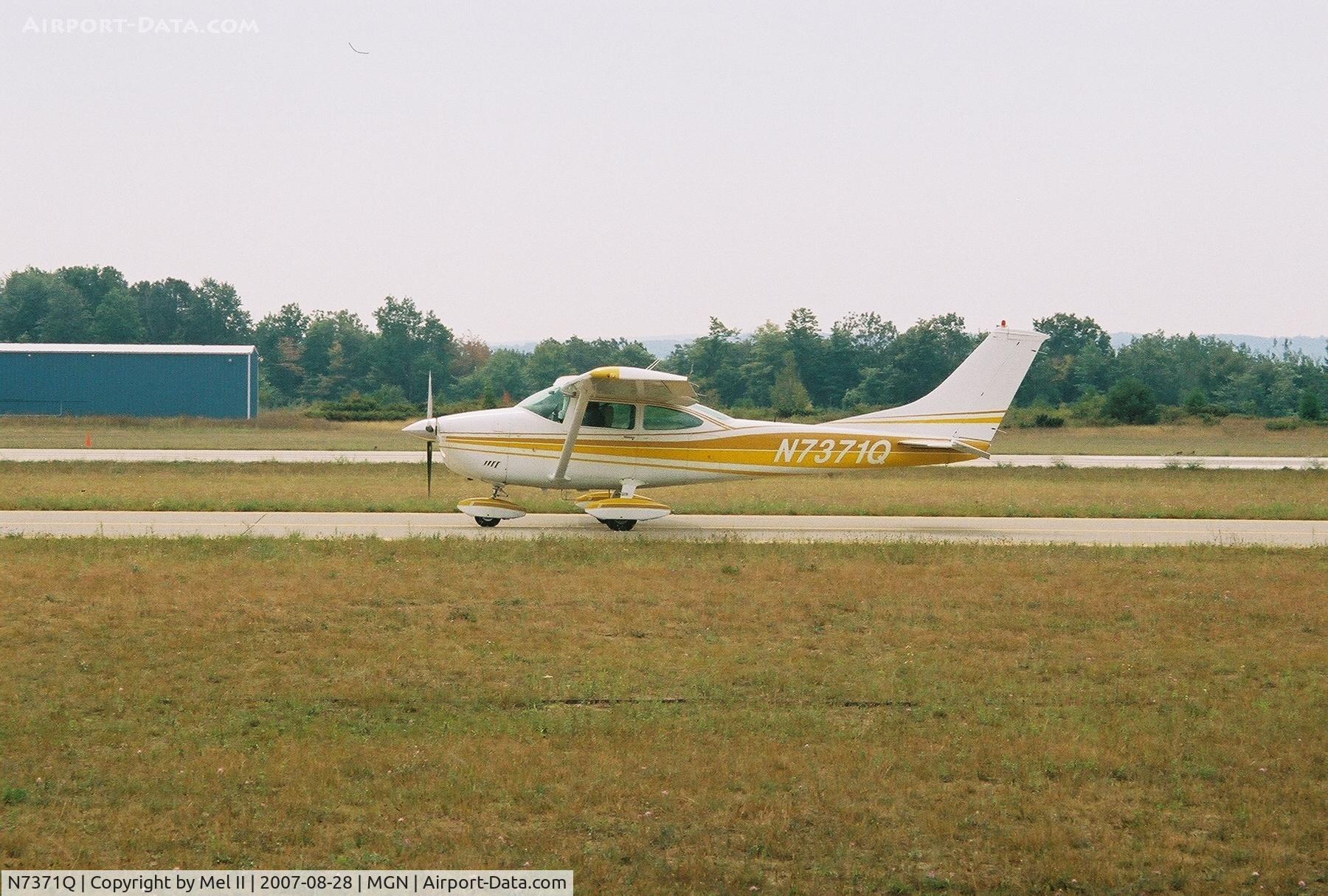 N7371Q, 1972 Cessna 182P Skylane C/N 18261011, Taxi from landing RWY 28 @ Harbor Springs Airport (MGN)