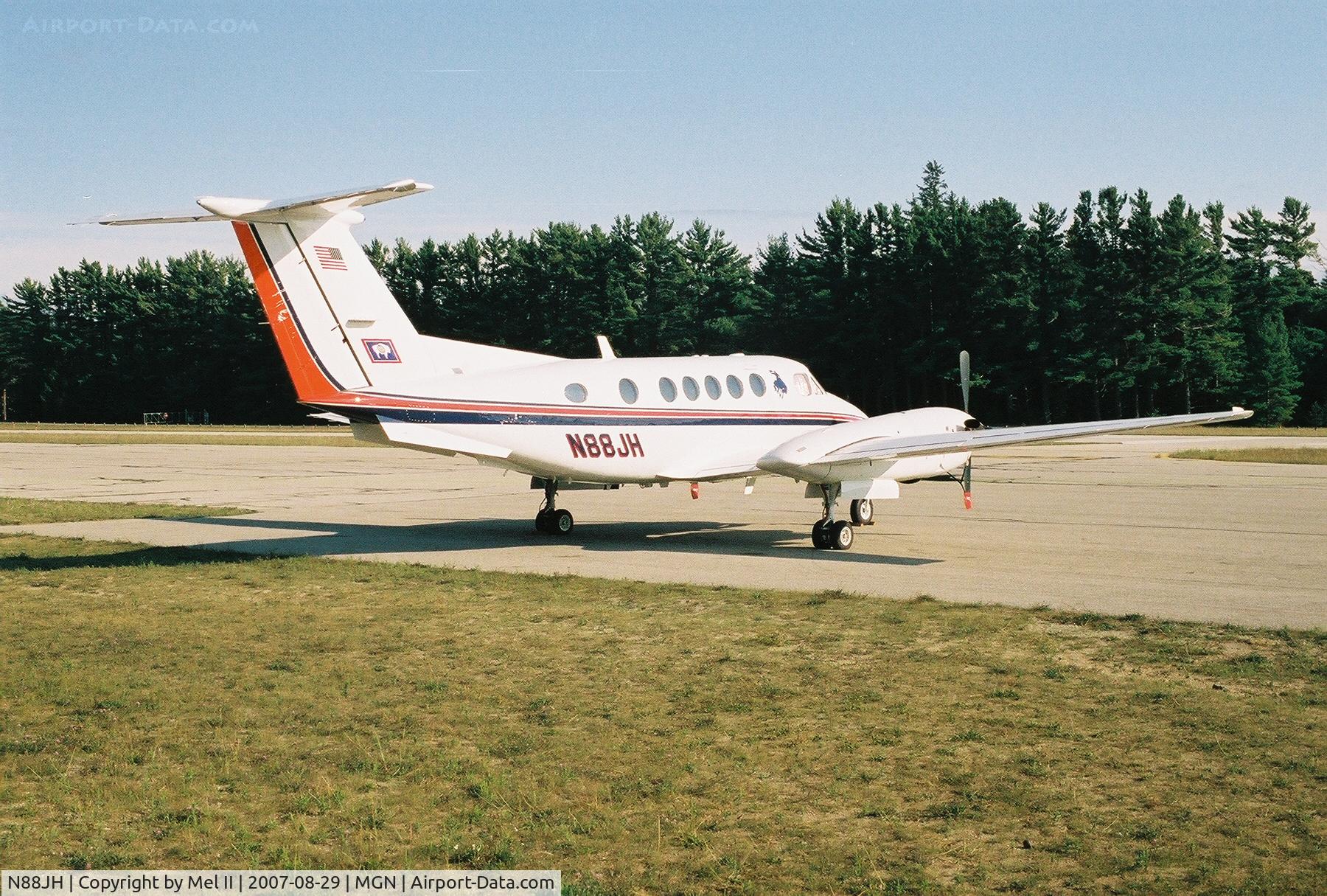 N88JH, 1989 Beech B200 King Air C/N BB-1331, Parked @ Harbor Springs Airport (MGN)