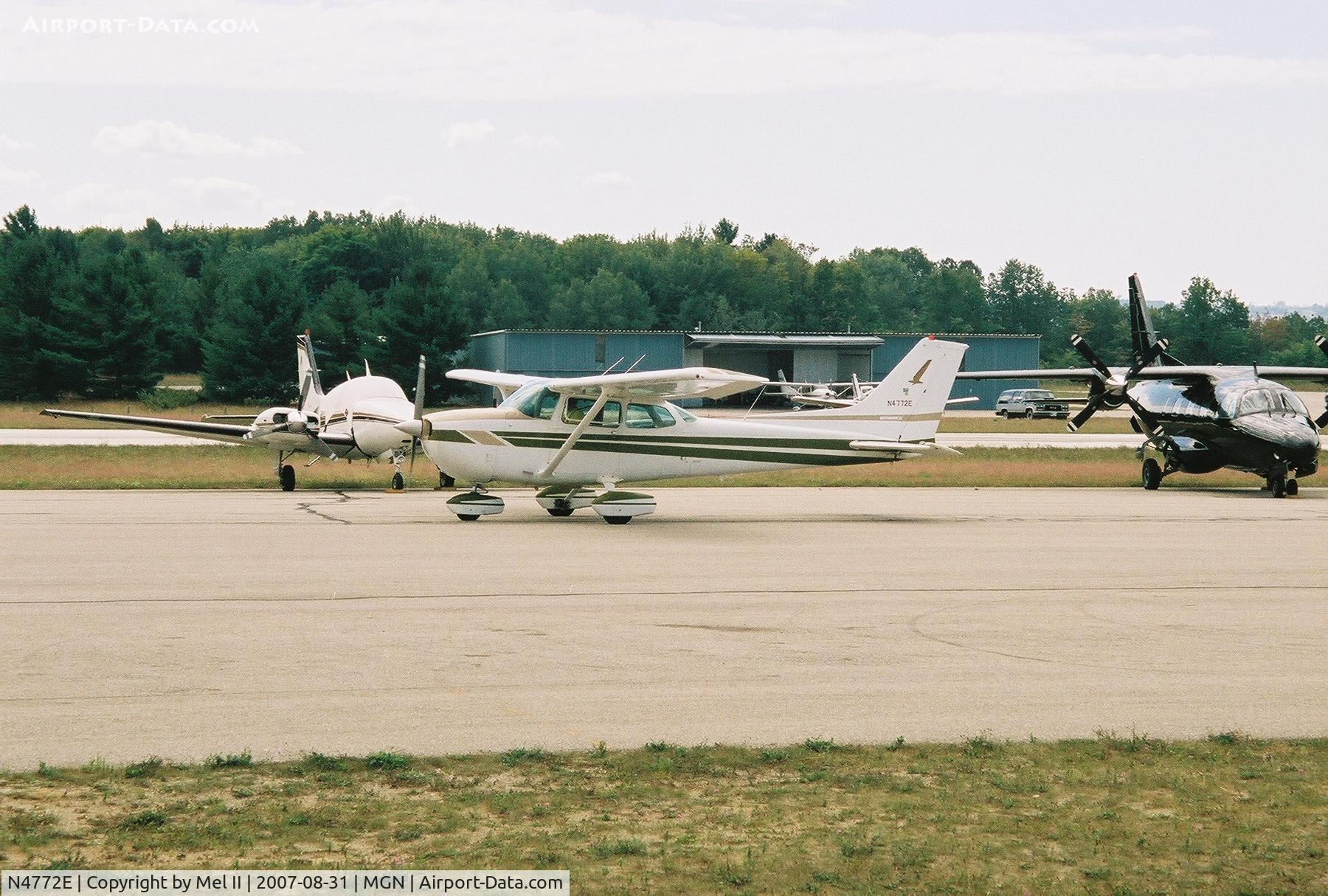 N4772E, 1978 Cessna 172N C/N 17271637, Taxi for departure RWY 28 @ Harbor Springs Airport (MGN)