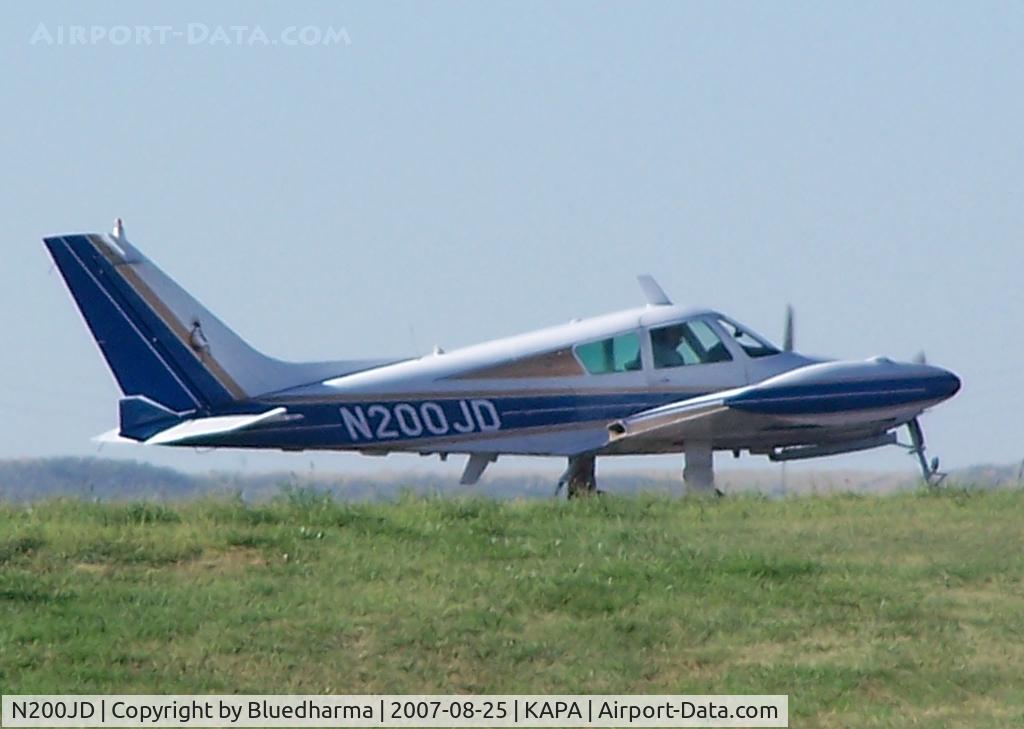 N200JD, Cessna 310D C/N 39243, Taxi for takeoff