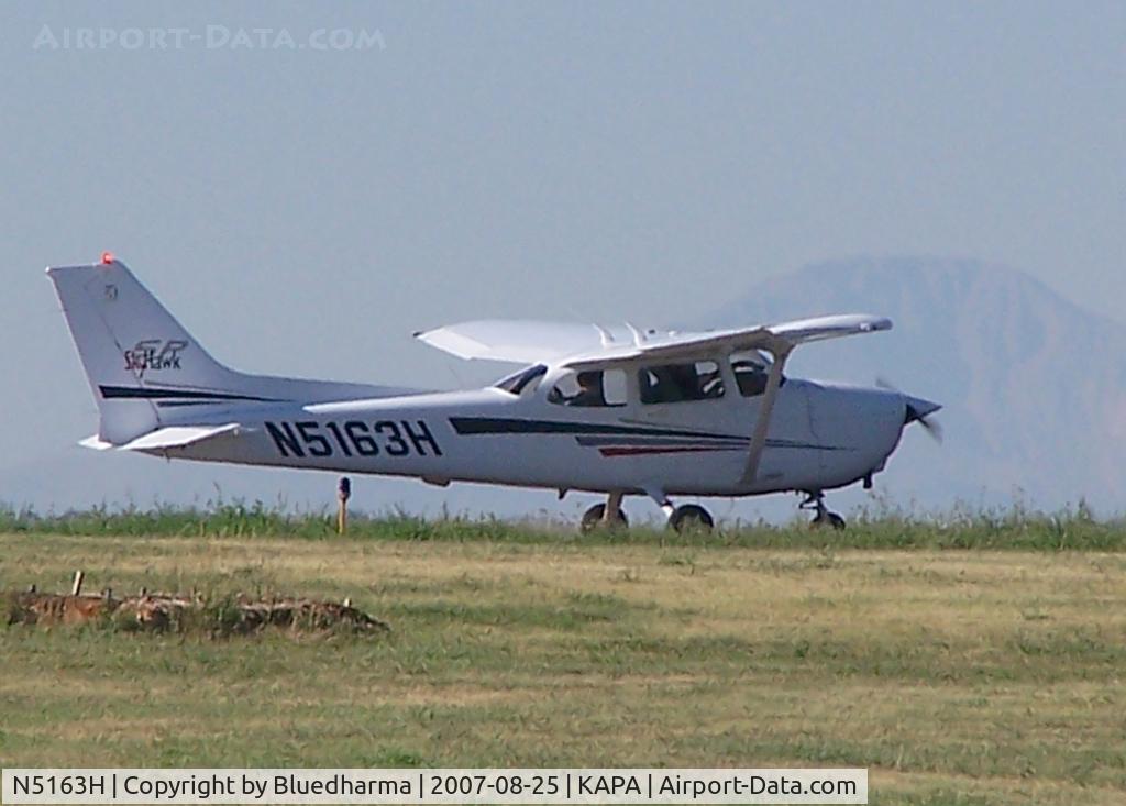 N5163H, 2001 Cessna 172S C/N 172S8933, Taxi for takeoff