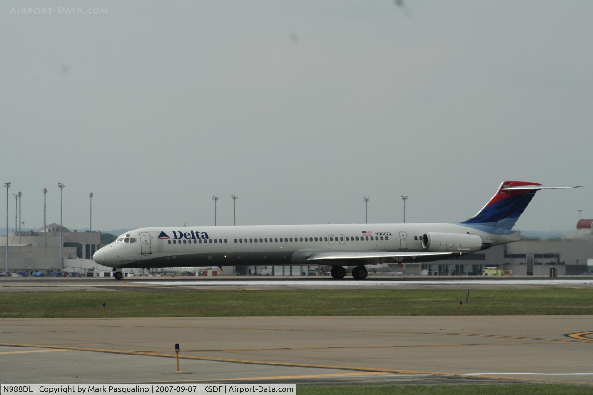 N988DL, 1991 McDonnell Douglas MD-88 C/N 53339, MD-88
