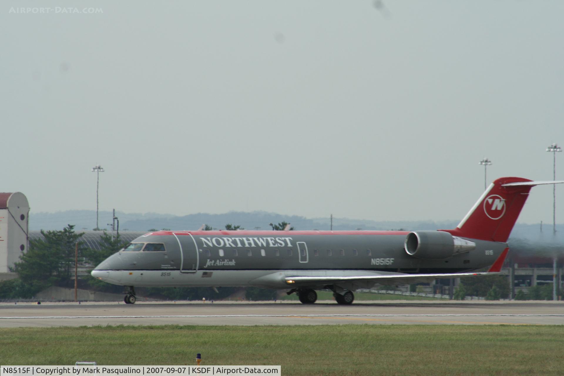 N8515F, 2001 Canadair CRJ-200LR (CL-600-2B19) C/N 7515, CL-600-2B19