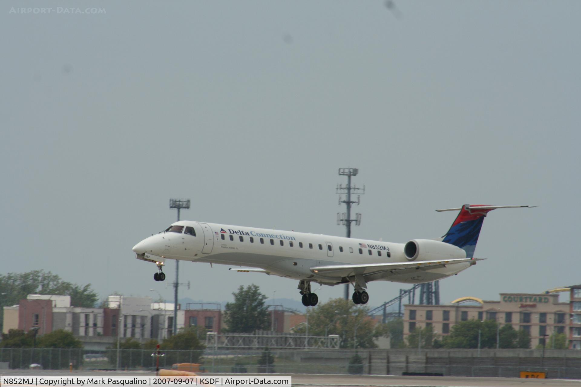 N852MJ, 2002 Embraer ERJ-145LR (EMB-145LR) C/N 145567, EMB-145LR