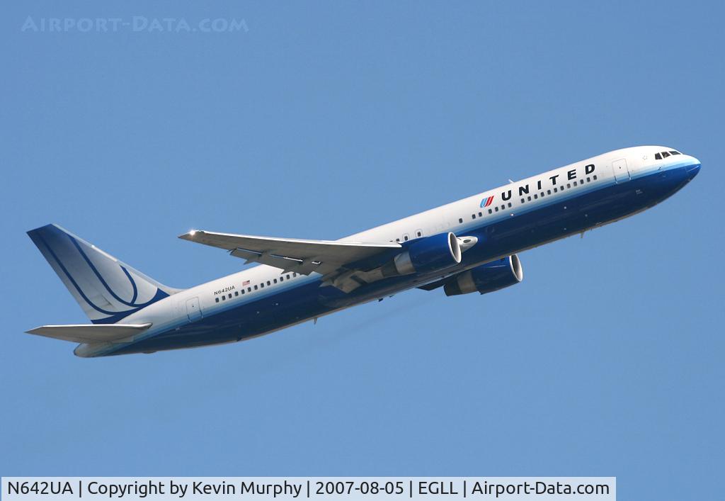 N642UA, 1991 Boeing 767-322 C/N 25092, Great looking UA bird.