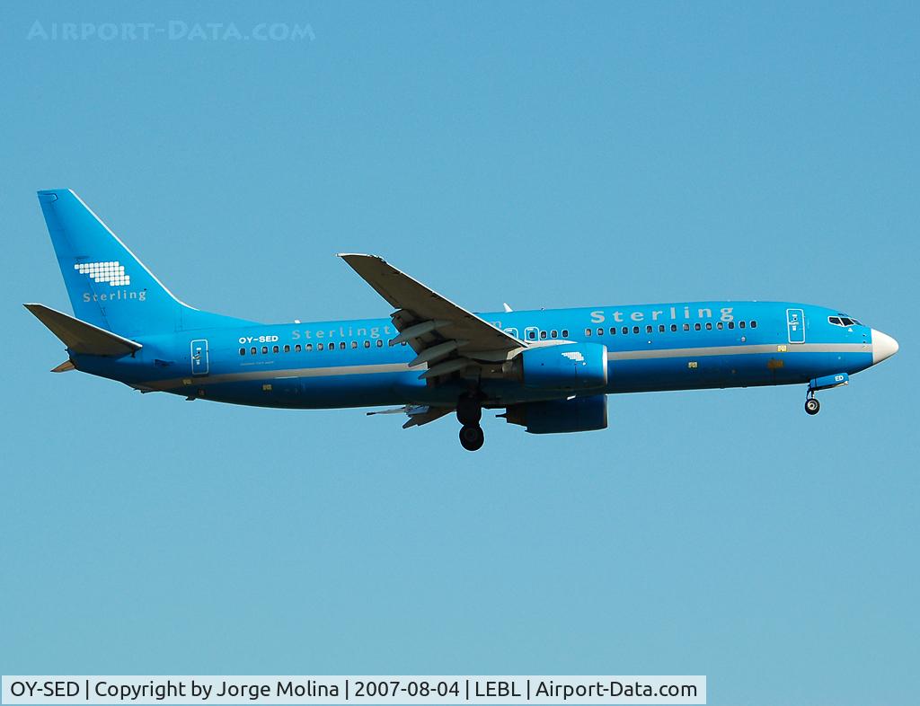OY-SED, 2001 Boeing 737-8Q8 C/N 28237, Light blue connection (plane and sky).