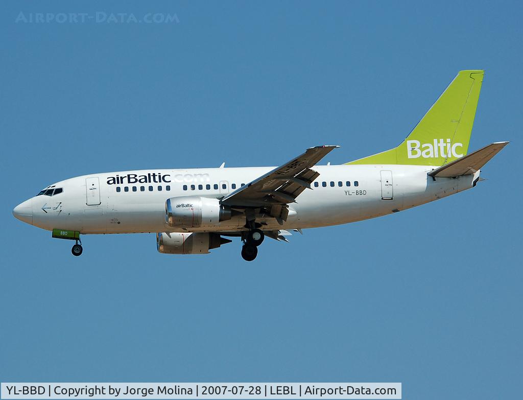 YL-BBD, 1999 Boeing 737-53S C/N 29075, Clear to land RWY 25R.