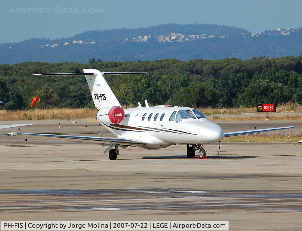 PH-FIS, 2003 Cessna 525 CitationJet CJ1 C/N 525-0514, Parked on LEGE platform.