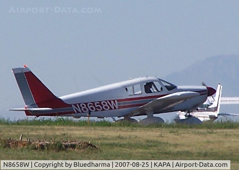 N8658W, 1963 Piper PA-28-235 C/N 28-10183, Taxi to takeoff 17L