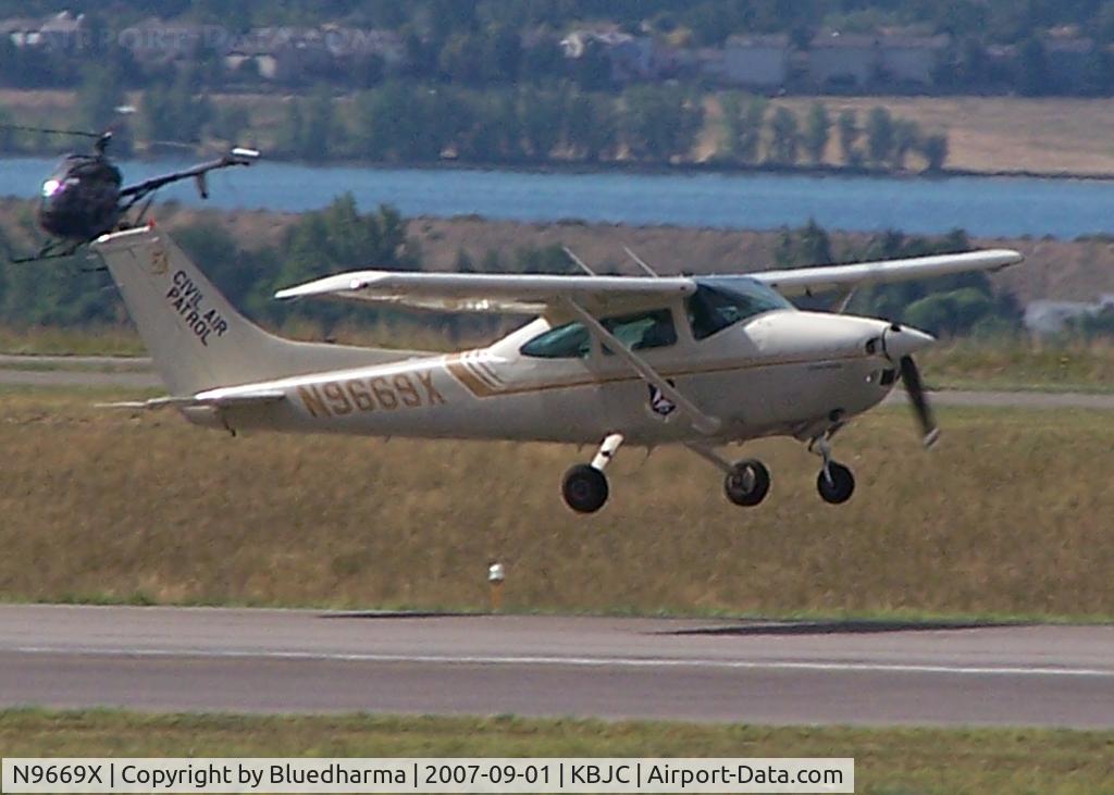 N9669X, 1986 Cessna 182R Skylane C/N 18268584, Takeoff
