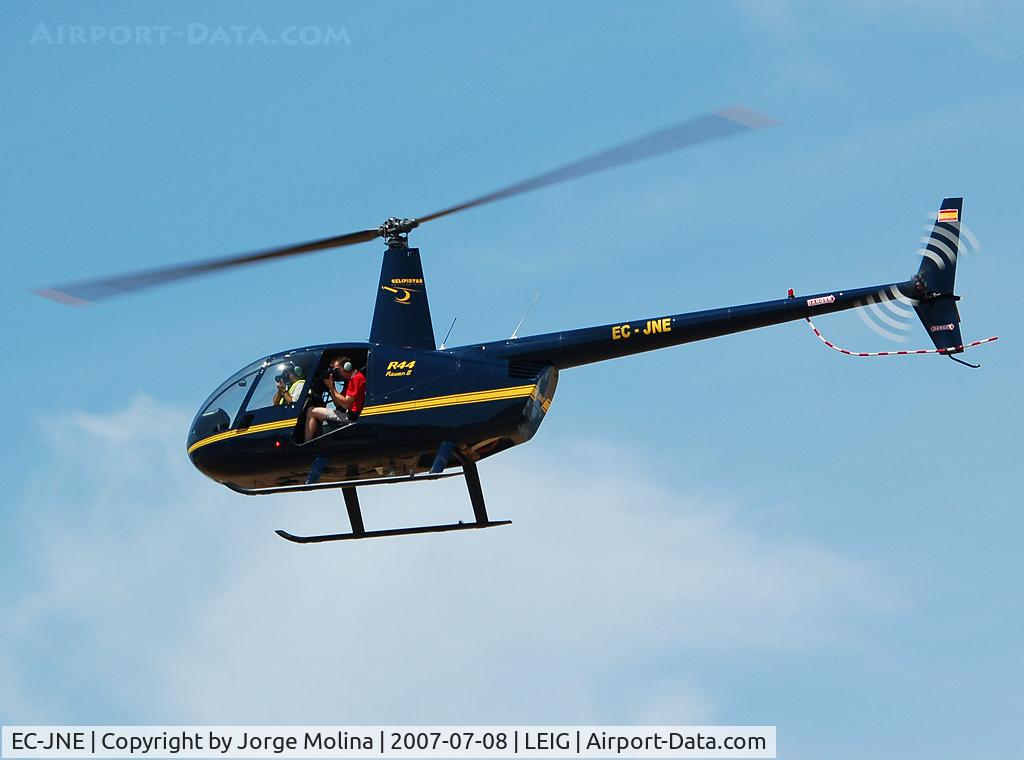 EC-JNE, 2005 Robinson R44 Raven II C/N 10730, Air photografy over air show.