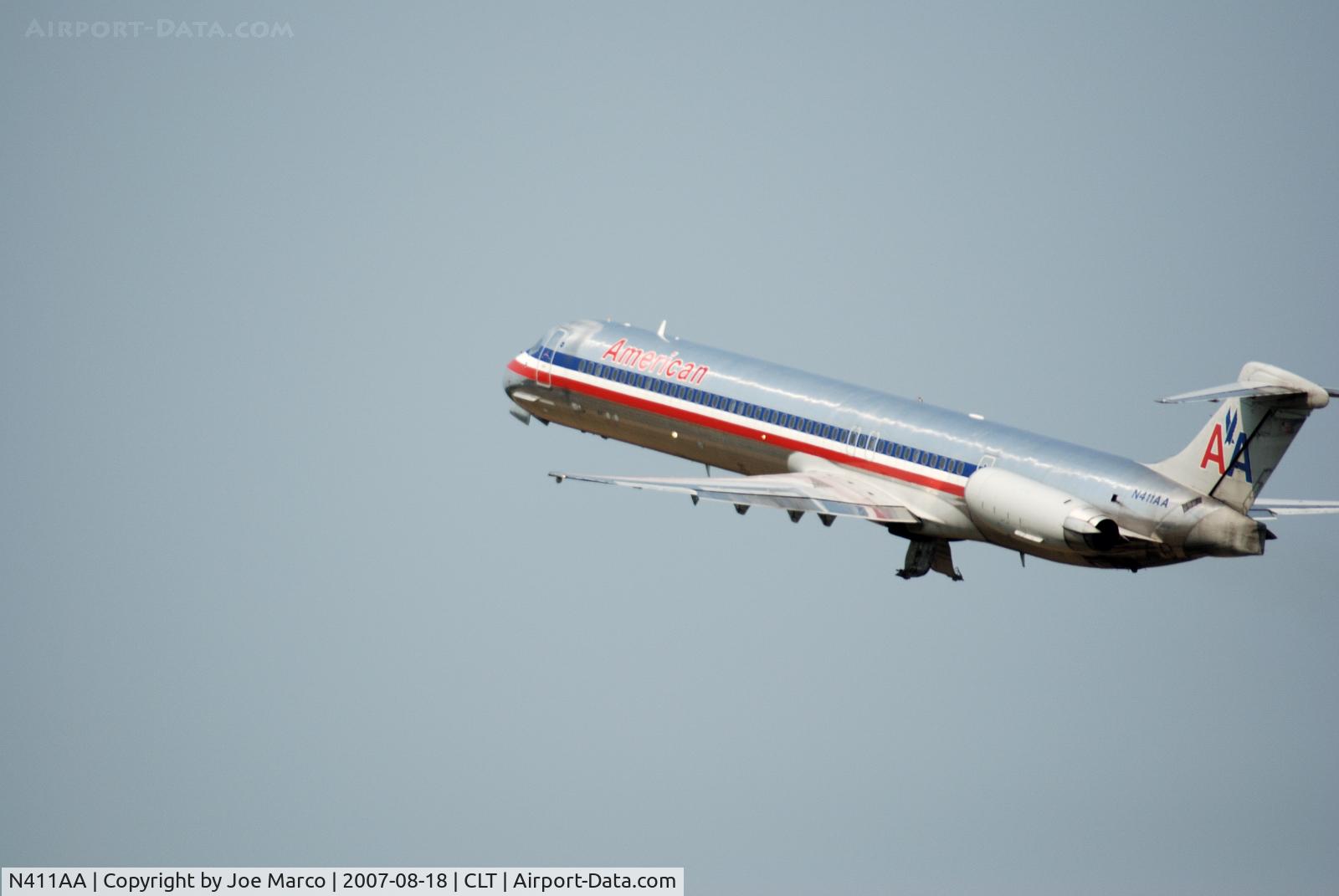 N411AA, 1986 McDonnell Douglas MD-82 (DC-9-82) C/N 49322, Charlotte Douglas