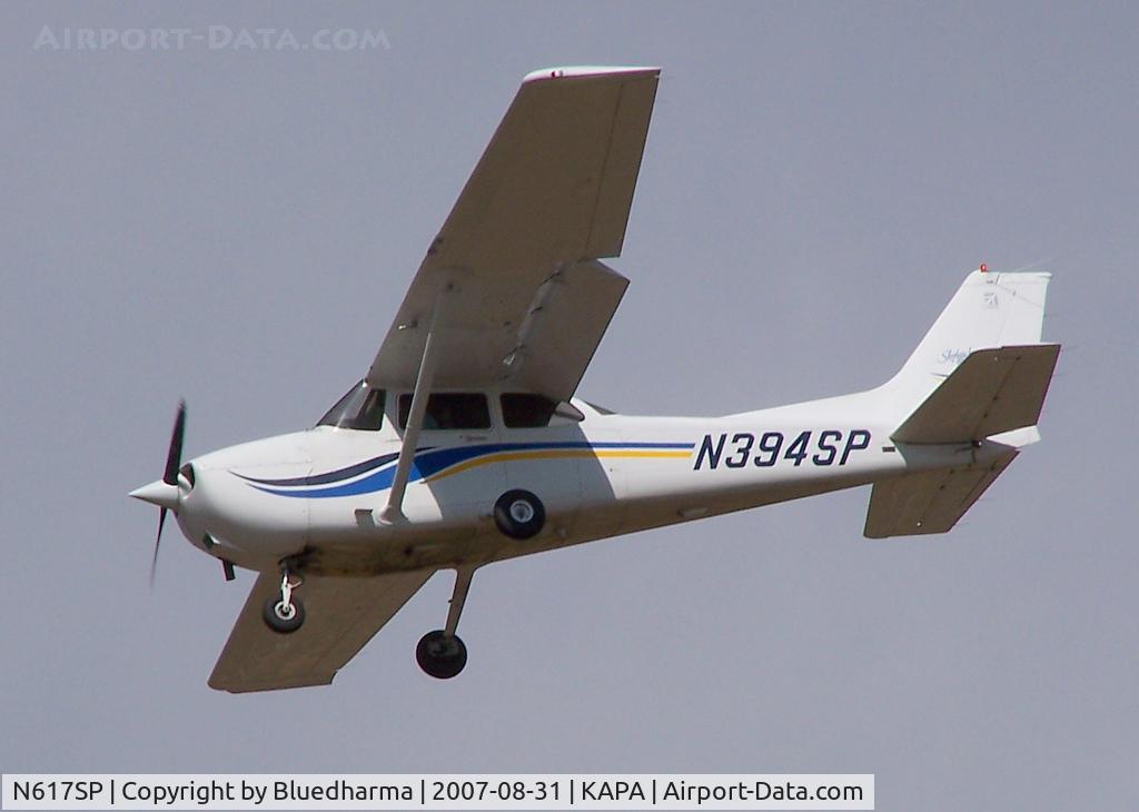 N617SP, 2000 Cessna 172S C/N 172S8606, Touch and Go on 17L