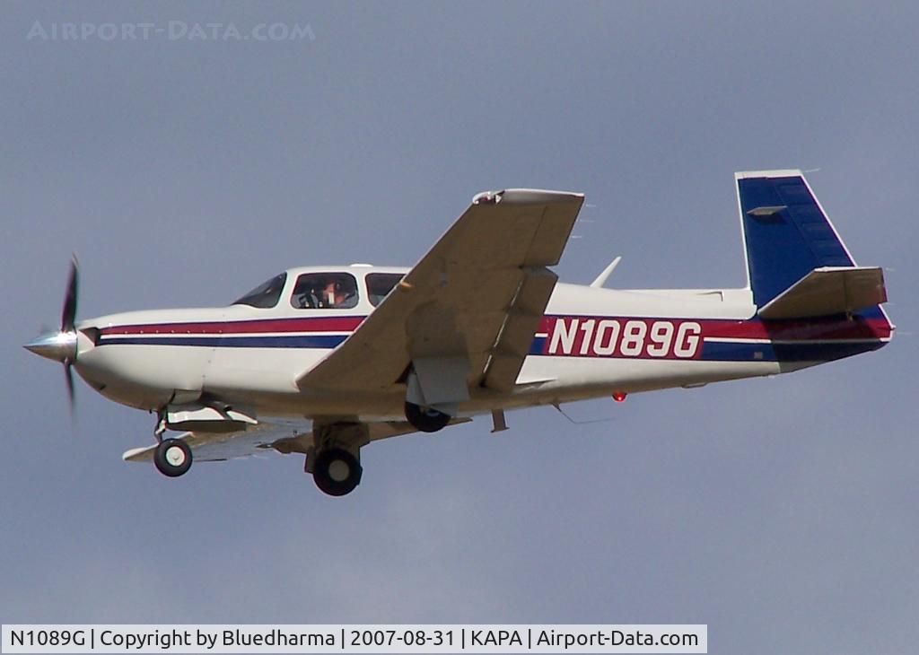 N1089G, 1990 Mooney M20M Bravo C/N 27-0051, Landing on 17L