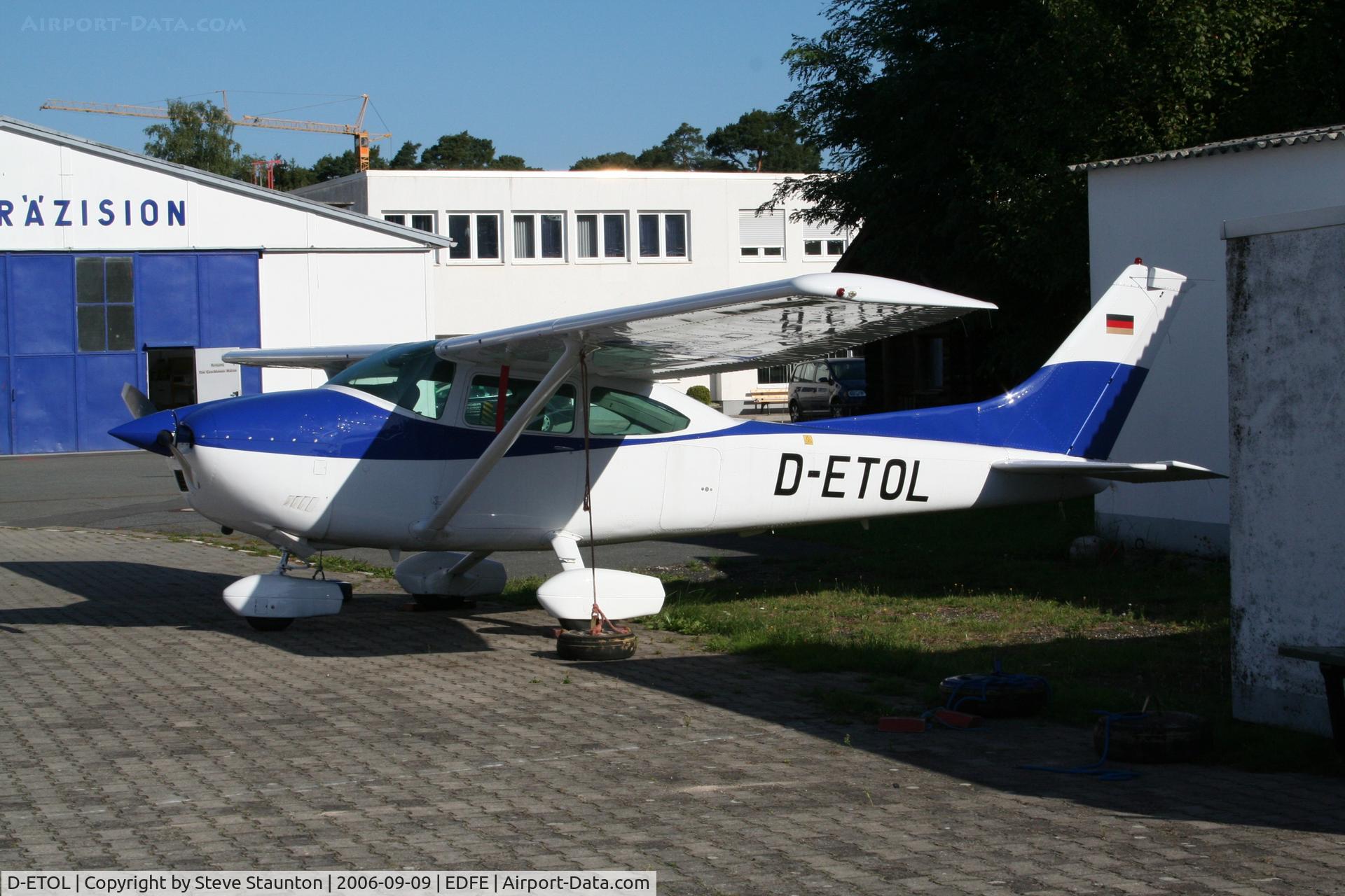 D-ETOL, Cessna 182Q Skylane C/N 18267591, Taken at Egelsbach September 2006