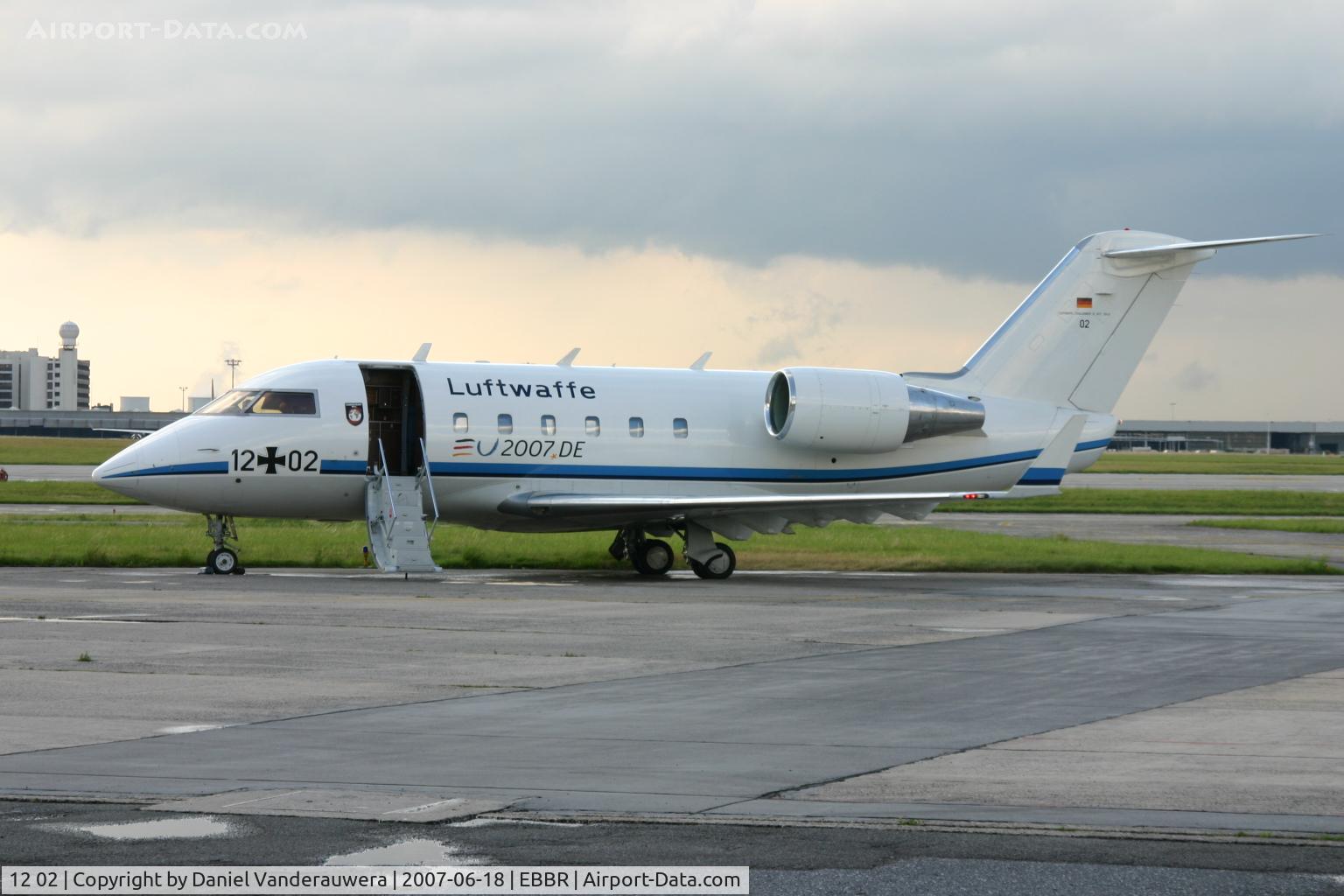 12 02, 1986 Canadair Challenger 601 (CL-600-2A12) C/N 3040, parked