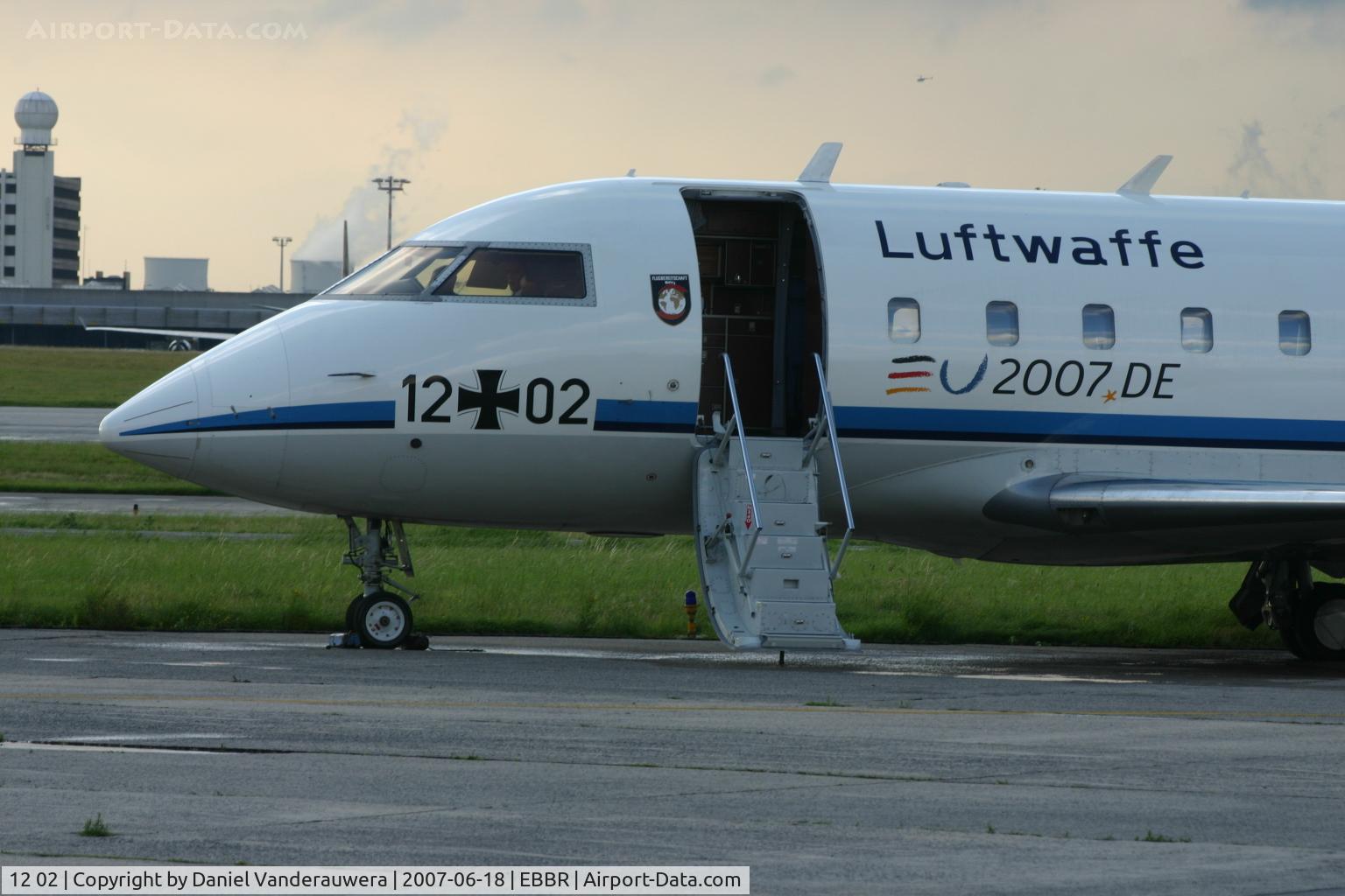 12 02, 1986 Canadair Challenger 601 (CL-600-2A12) C/N 3040, parked