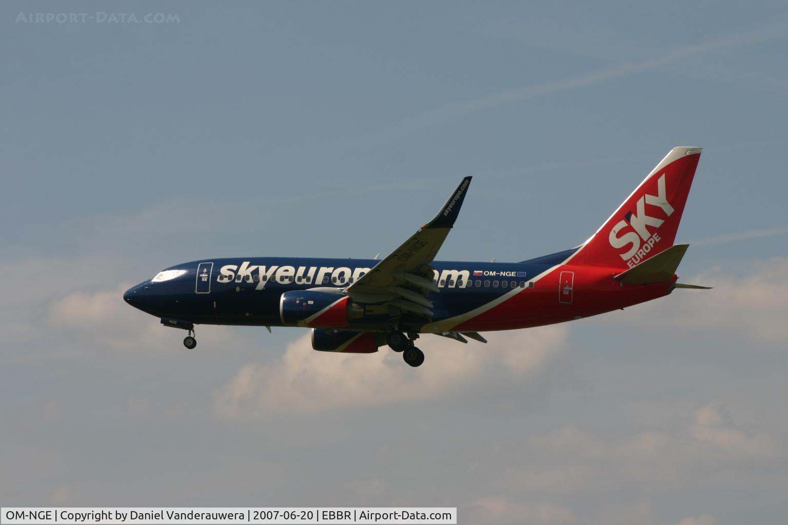 OM-NGE, 2006 Boeing 737-76N C/N 32676, arrival of flight NE2674 to rwy 25L