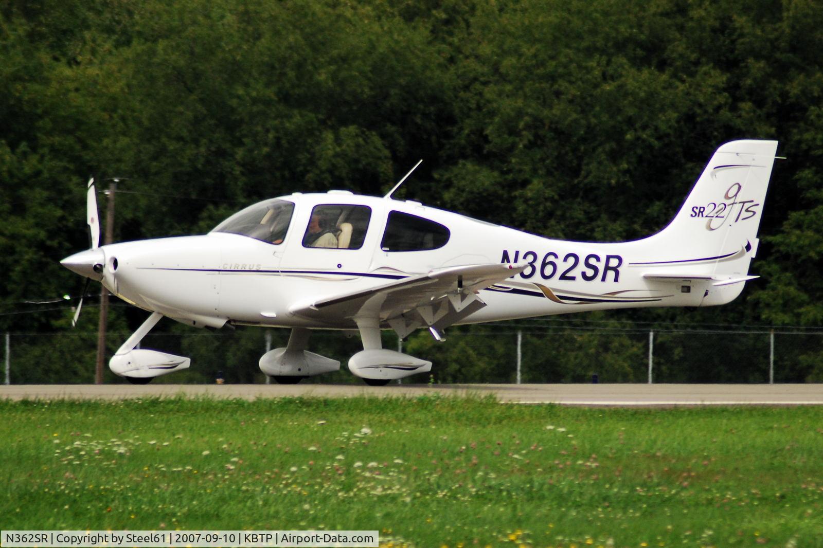 N362SR, 2006 Cirrus SR22 C/N 1999, Landing roll out
