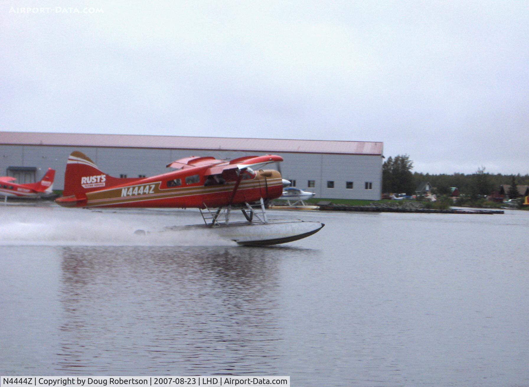 N4444Z, 1958 De Havilland Canada Beaver DHC-2 Mk1 C/N 1307, 1958 DeHavilland BEAVER DHC-2 MK.1, P&W R-985 450 Hp, of Rust Air, takeoff run to east
