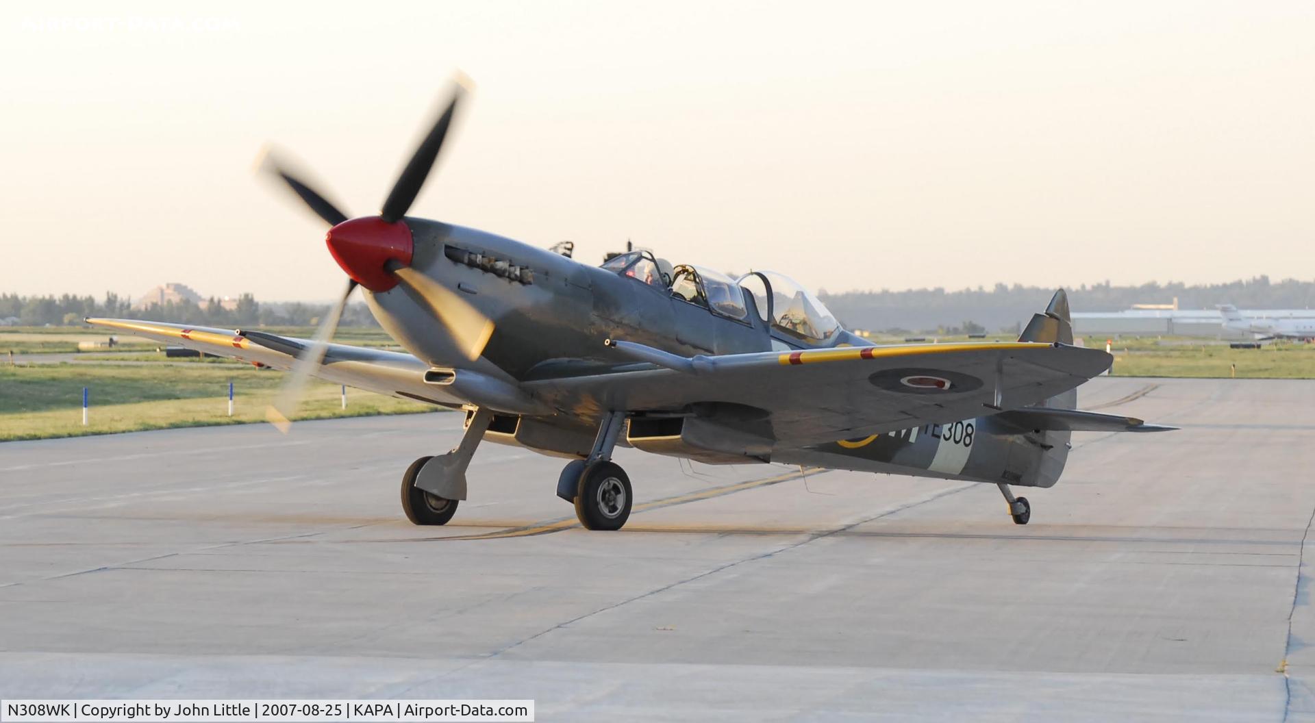 N308WK, 1945 Supermarine 361 Spitfire Tr9 C/N CBAF.4494, Bill Greenwoods great looking Spitifire taxis to active behind Joe